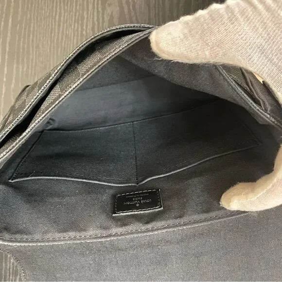 LOUIS VUITTONโDamier Graphite District PM Shoulder Crossbody Bag ๐ผ - Picture 16 of 17